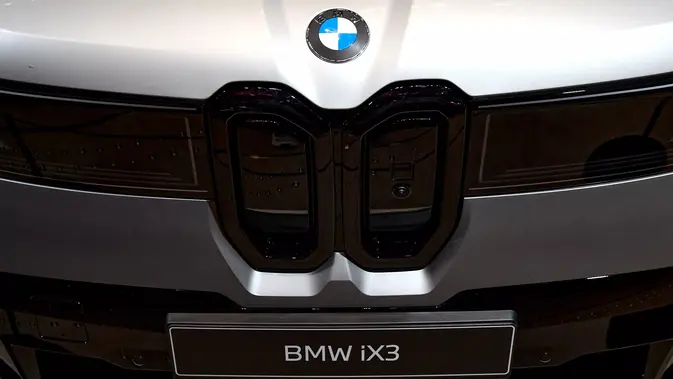 Kelas Baru BMW Tampil dengan Pembaruan Lebih Cepat daripada iPhone