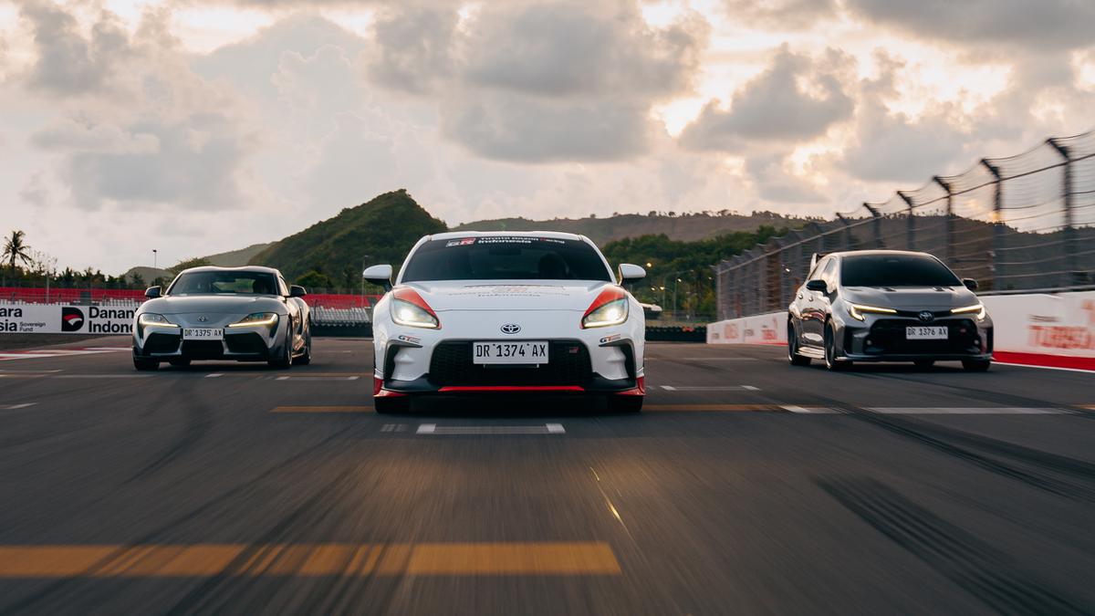 Uji Nyali dengan GR Supra dan GR Corolla di Sirkuit Mandalika