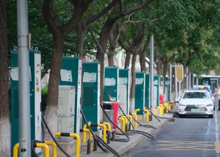 China Pangkas Insentif Mobil Listrik, Harga EV Murah Terancam Naik