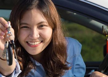 Sebelum Memberi Anak Kunci Mobil, Ketahui Lima Risiko Besar yang Terdapat